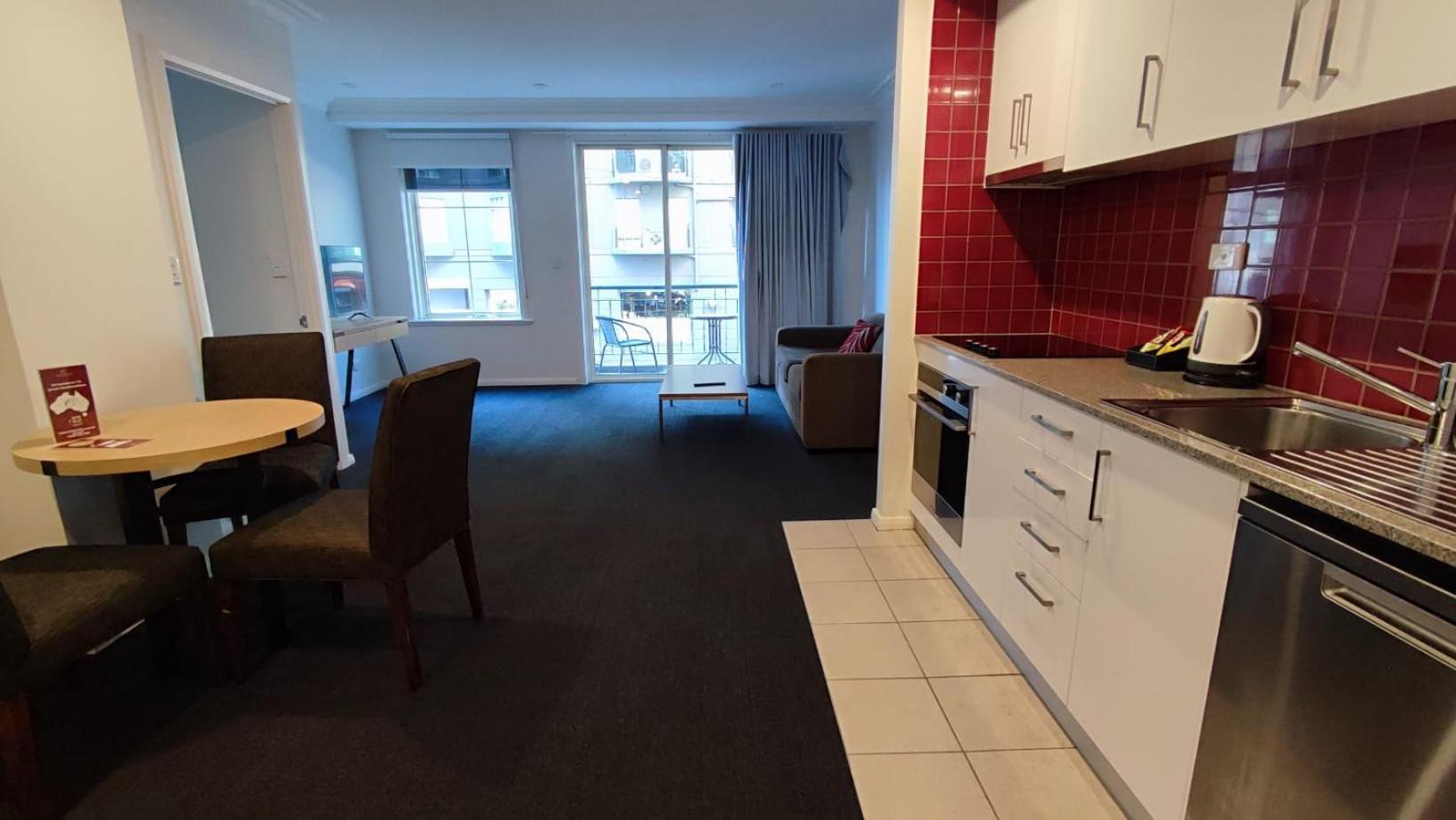 South Yarra Central Apartment Hotel Melbourne Exteriör bild
